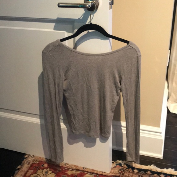 Sweater with an open back - Picture 1 of 2